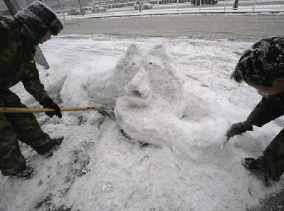 Snow blankets Beijing