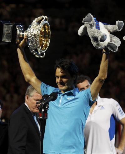 Federer wins 16th Grand Slam title