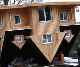 Upside-down house to open<BR>德顛倒房屋將迎客(圖)