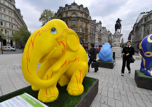 Colorful elephants on London St