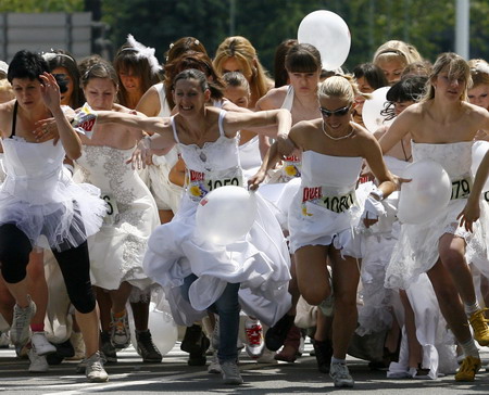 Brides race in Belgrade