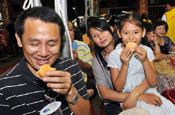 Moon cake tournament kicks off in Taiwan