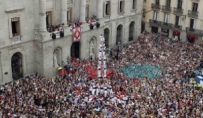 People form human tower to celebrate 'La Merce' in Barcelona