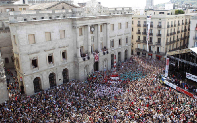 People form human tower to celebrate 'La Merce' in Barcelona