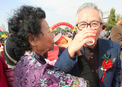 Golden couples celebrate festival