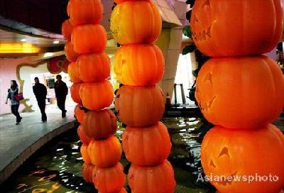 Shops light up for Halloween