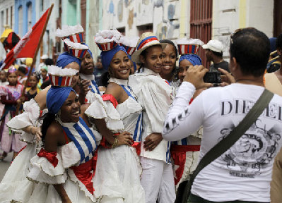 Cuba dancers emanate concern to AIDS