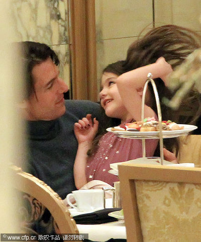 Tom Cruise, Katie Holmes and Suri: Restaurant family fun