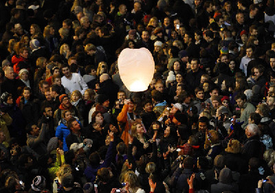 Millions gather worldwide to ring in new year