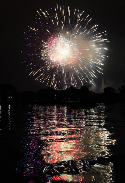 Fireworks mark Independence Day in US