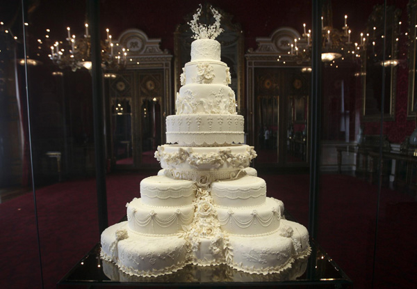 Catherine's wedding dress displayed in London