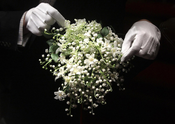 Catherine's wedding dress displayed in London