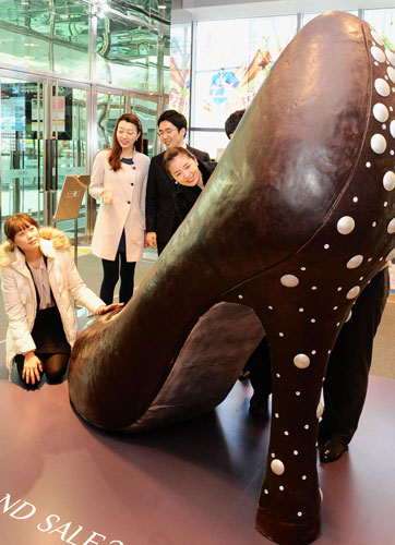 Huge chocolate heel welcomes Valentine's Day